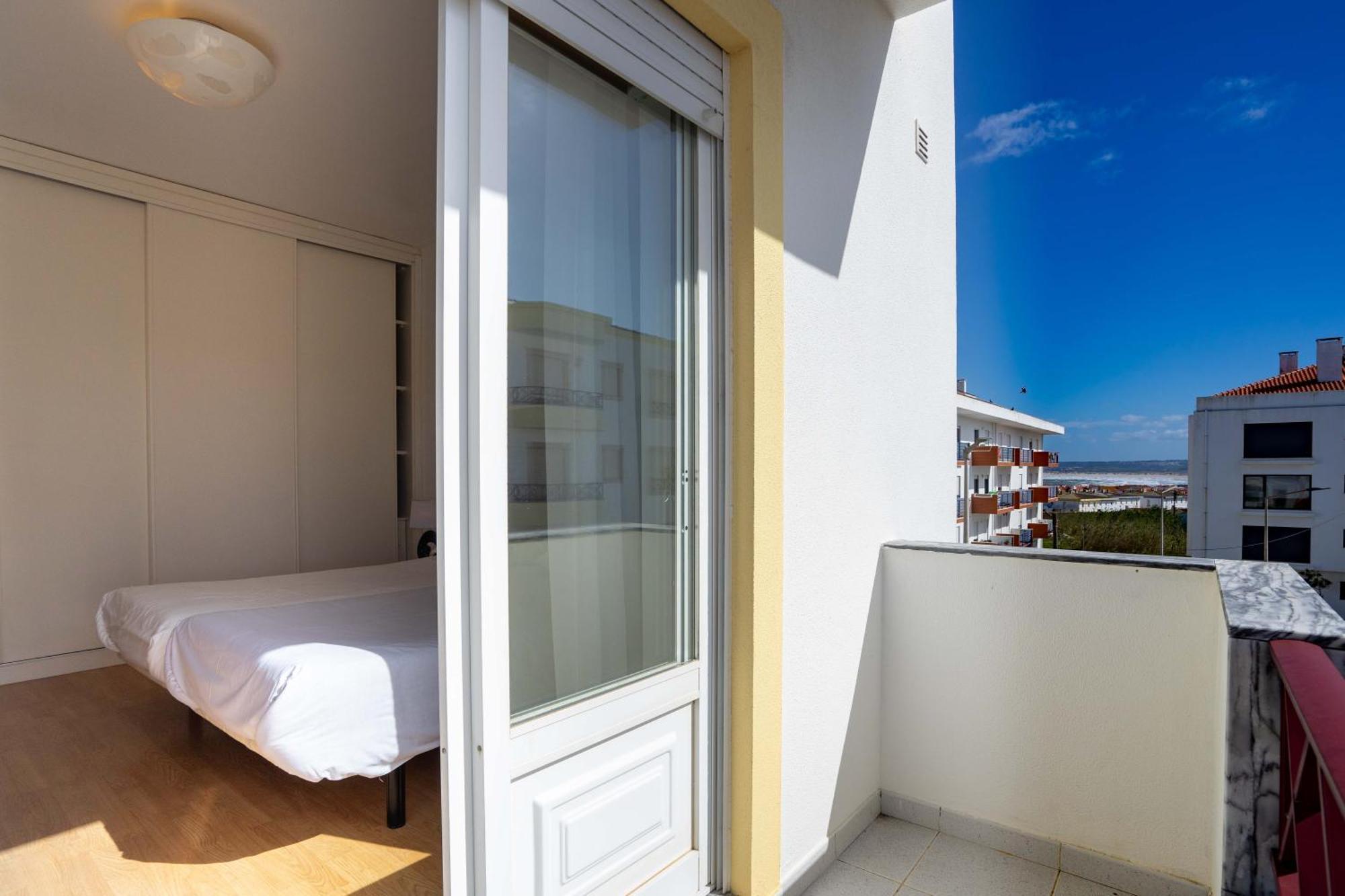 Peniche Sun & Surf Apartment Exteriör bild